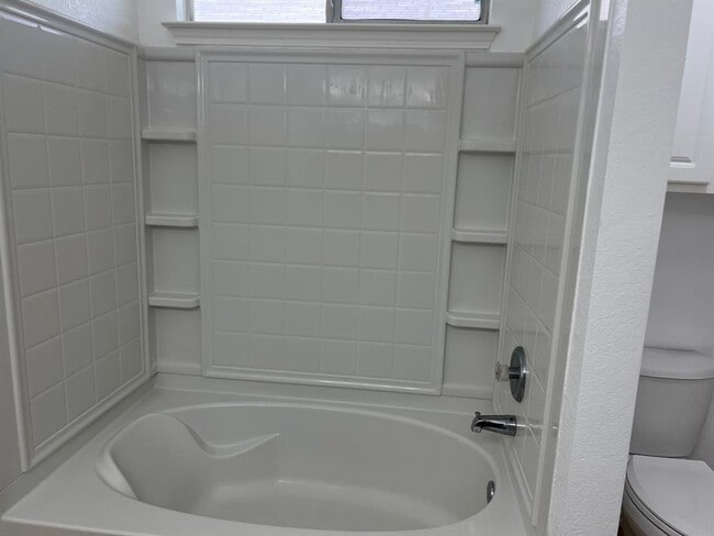 Building Photo - 18121 Skysail Dr