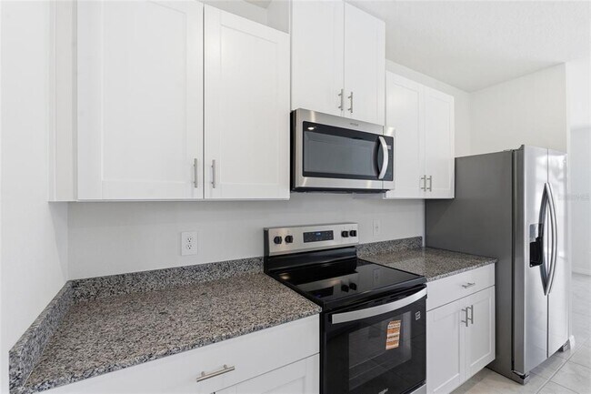 Building Photo - 3912 Giorgio Dr