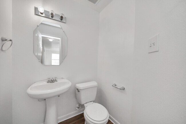 Building Photo - 9638 Brenthaven Springs Ln