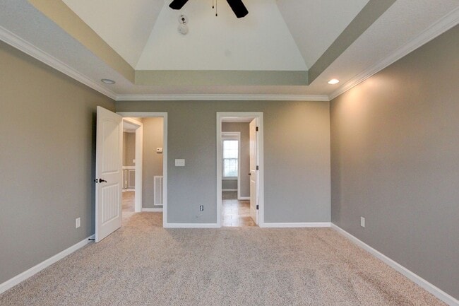 Building Photo - Executive Home on Cul de sac off exit 8.  Hurry.