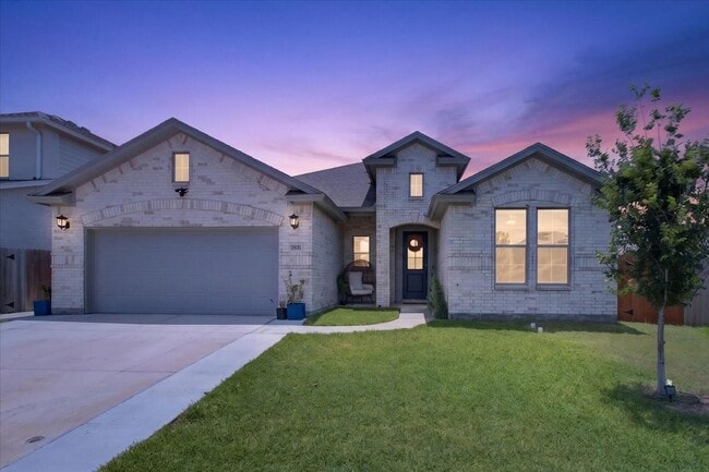 Building Photo - 2646 Las Estrellas St