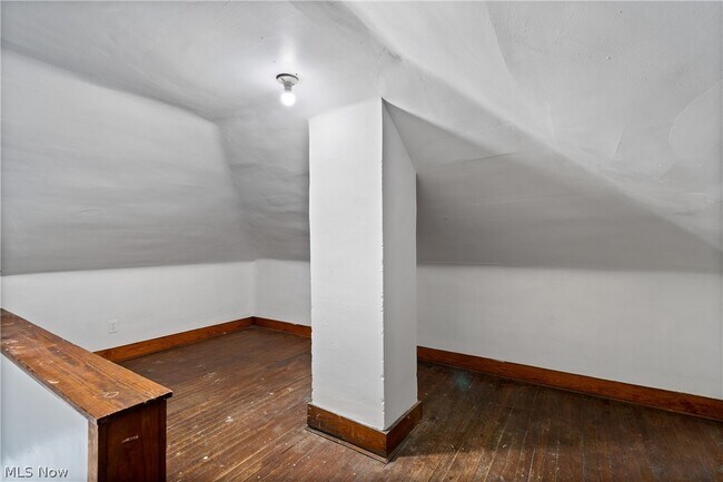 Building Photo - 378 Cross St