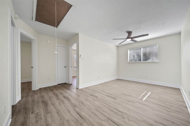 Building Photo - 5303 Bay Pines Dr