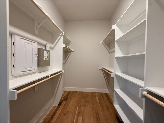 Building Photo - 4618 Nichols St