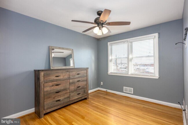 Building Photo - 427 Westham Way