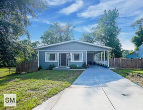 Building Photo - 9615 51st Ave