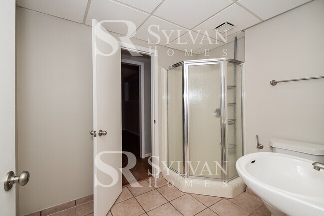 Building Photo - Luxury, Location, and Convenience, it is all HERE!