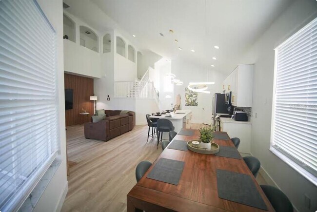 Building Photo - 8125 Sun Palm Dr