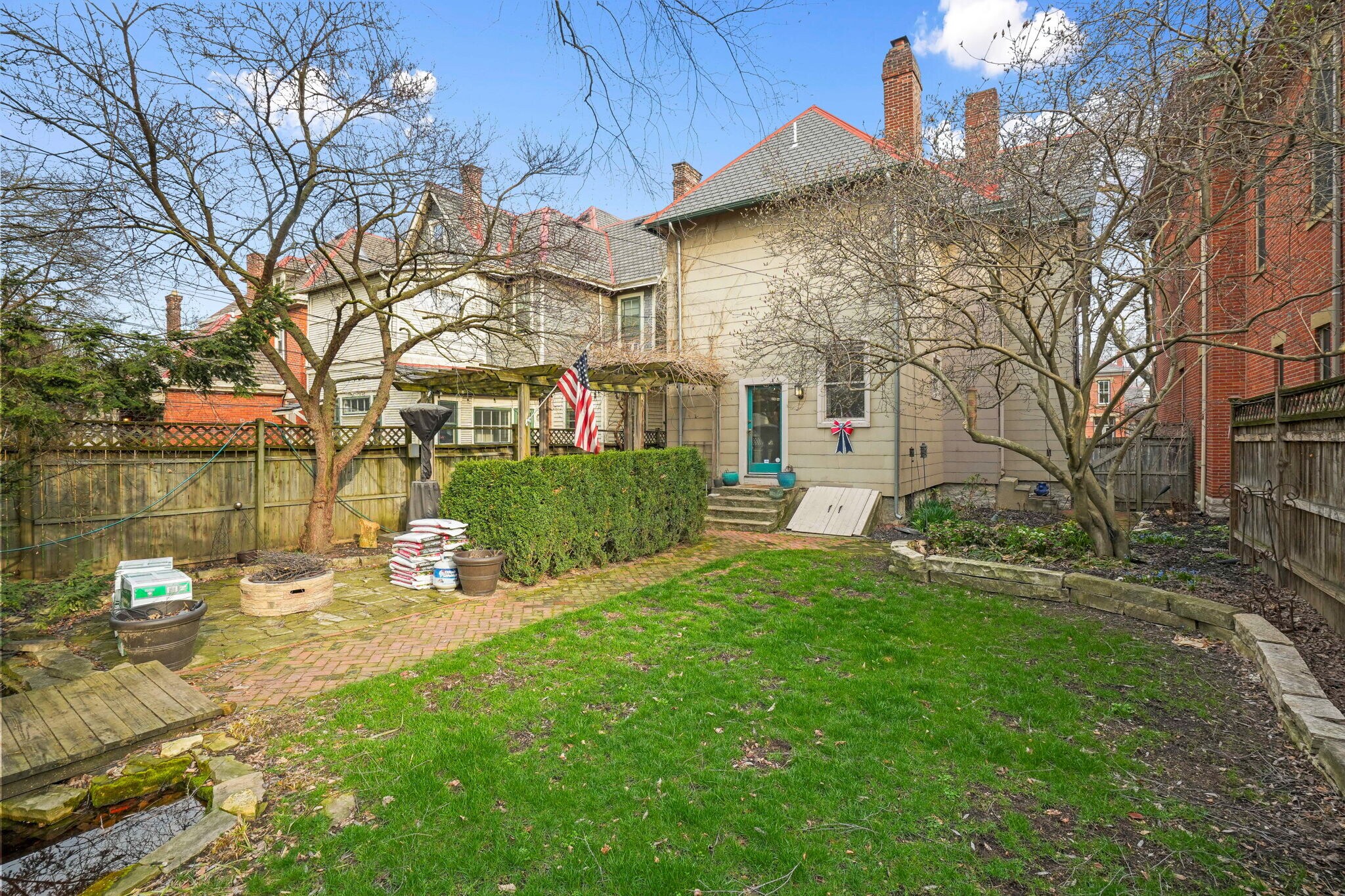 Building Photo - 77 W 2nd Ave