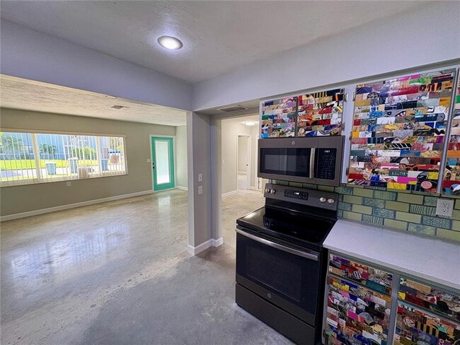 Building Photo - 4342 Pompano Ln