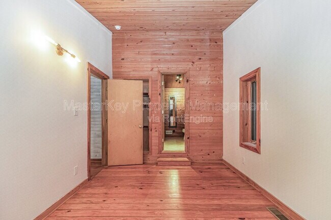 Building Photo - 380 Hatley Rd