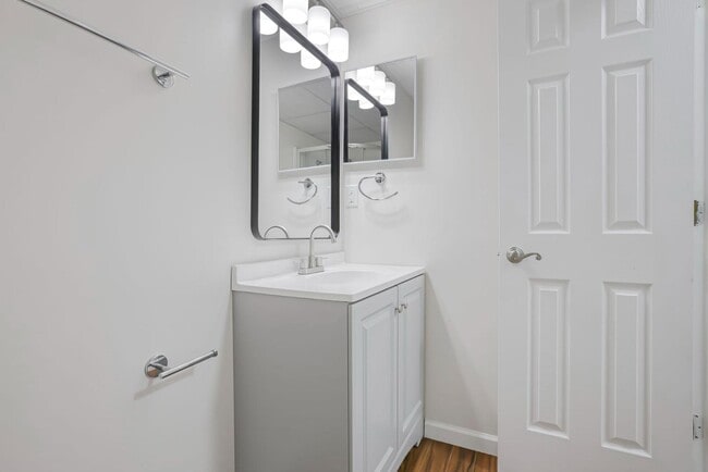 Building Photo - 6400 Firethorn Ave