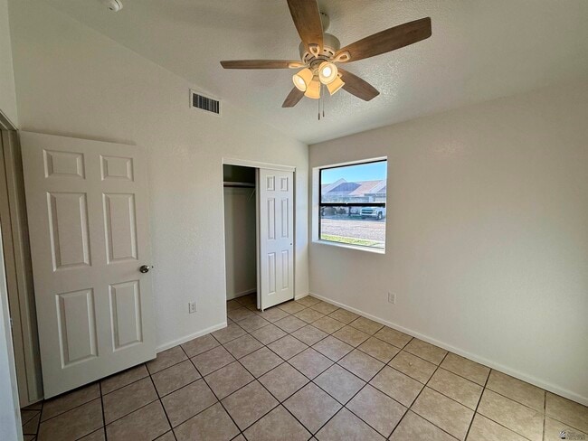 Building Photo - 2776 S Ave 2 1/2 E