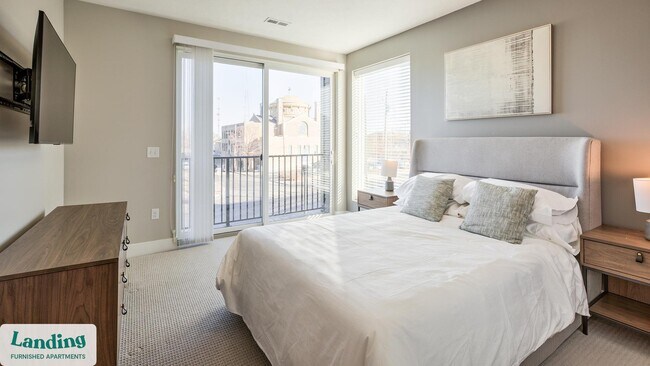 Building Photo - 2118 Silvercrest Dr