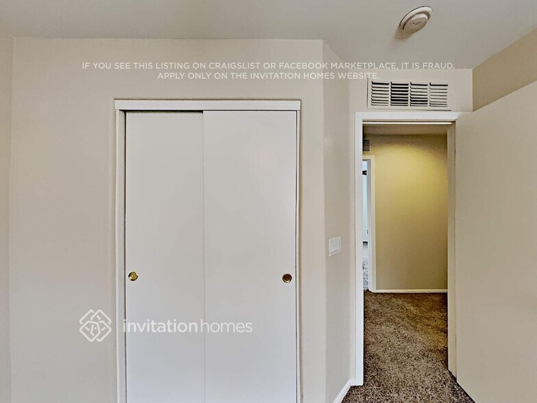 Building Photo - 10821 W Taft St