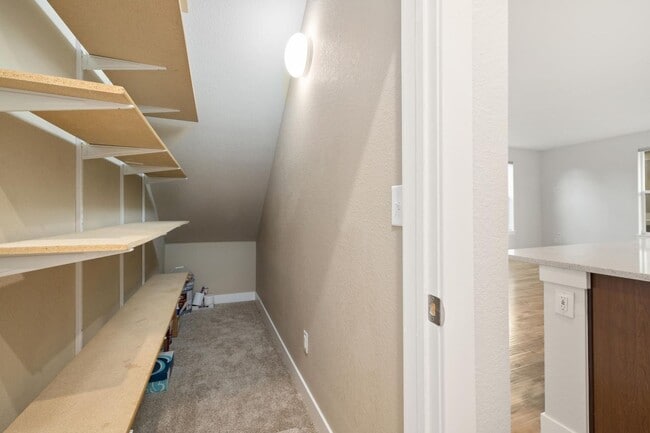 Building Photo - Outstanding Townhome W/ Large 3 Bed- 2.5 Bath and 2-Car Garage!