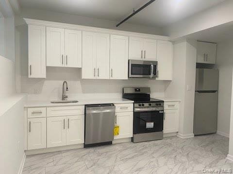 Building Photo - 94 4th Ave