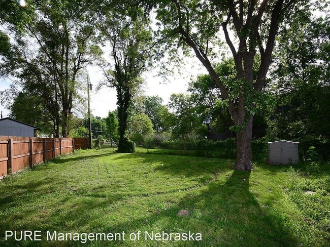 Building Photo - 2 br, 1.5 bath House - 1410 Lindwood Dr
