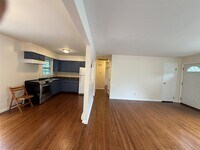 Building Photo - 33 Mi-Anna Dr
