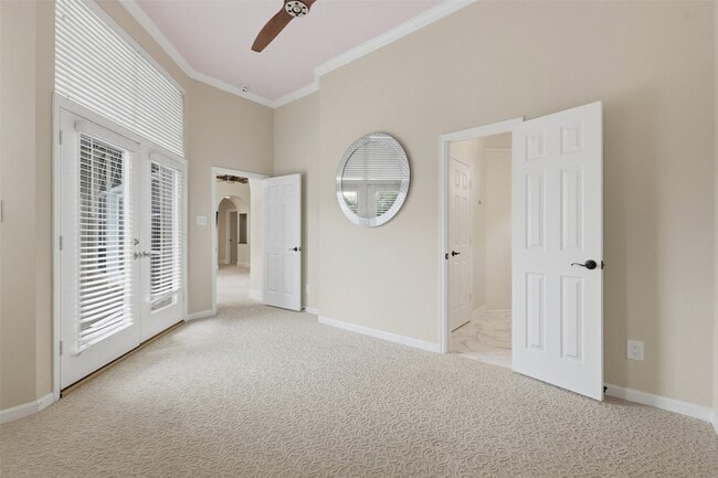 Building Photo - 3315 Riviera Dr