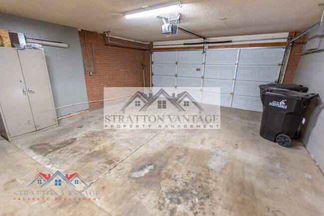 Building Photo - 7911 East Vía de Belleza