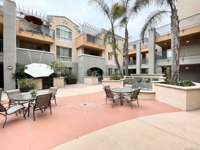 Building Photo - 3857 Pell Plz