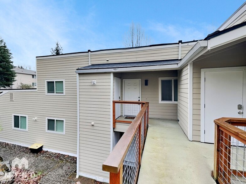 Building Photo - 218 10th St