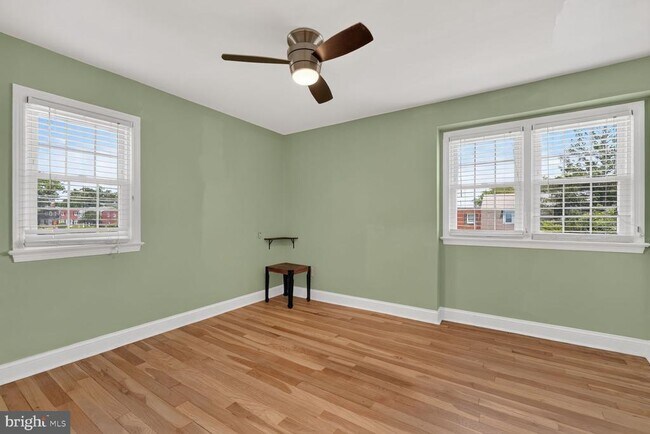 Building Photo - 2437 Iverson St