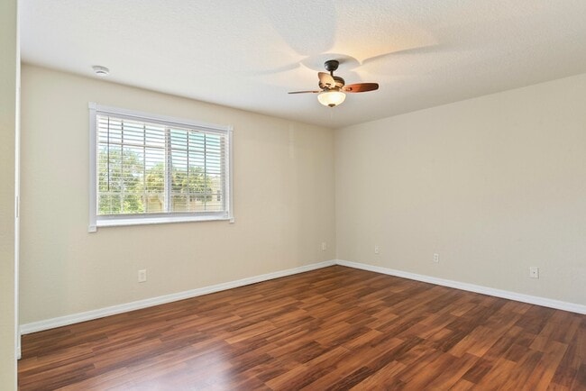 Building Photo - 2205 Marshfield Ct