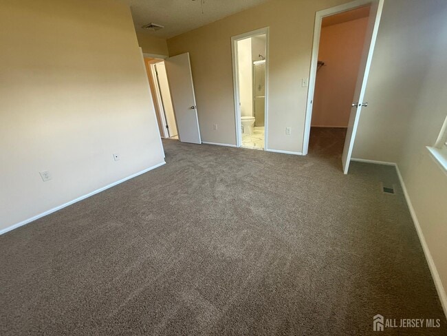 Building Photo - 425 Northam Dr