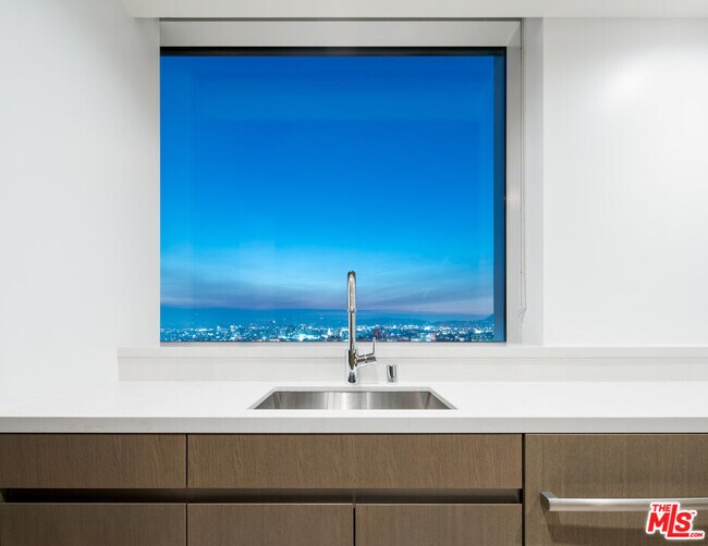 Building Photo - 889 Francisco St