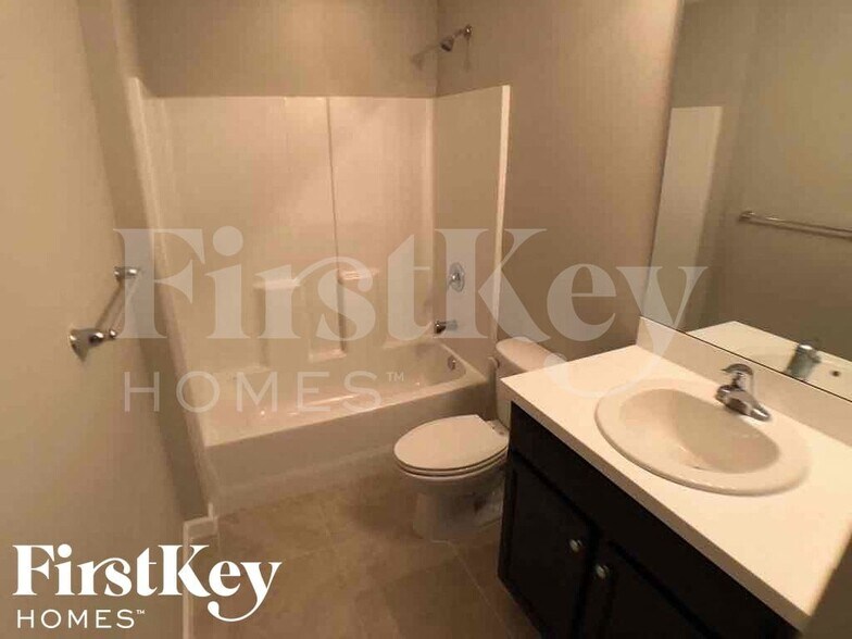 Building Photo - 4162 SW Muncie St