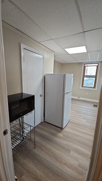 Building Photo - 126 Branch St