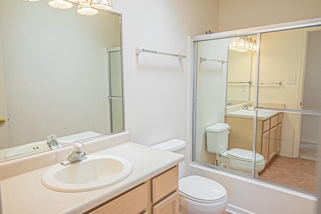 Building Photo - 11311 Campo Del Oso Ave NE