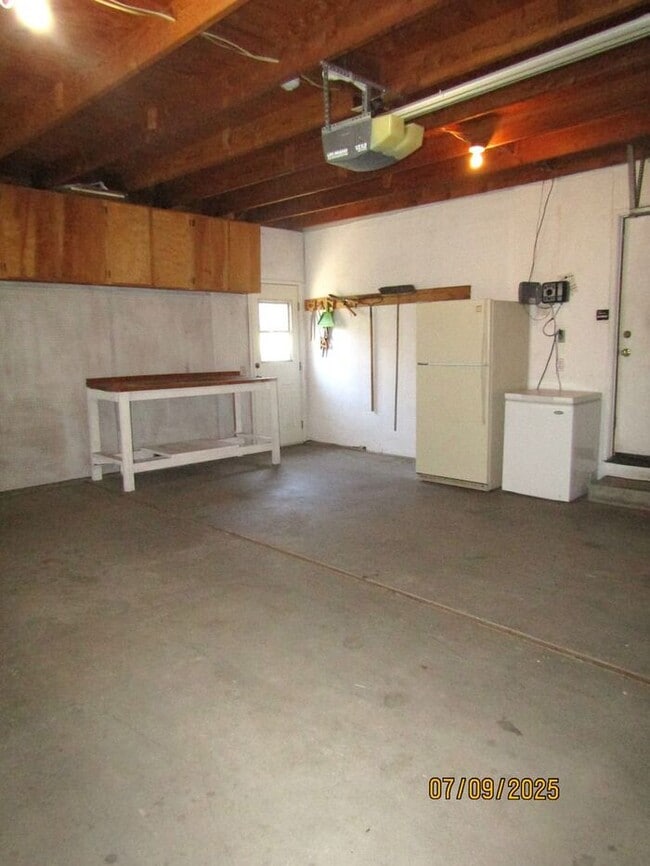 Building Photo - Beautiful Single Story Home in Great Santa...