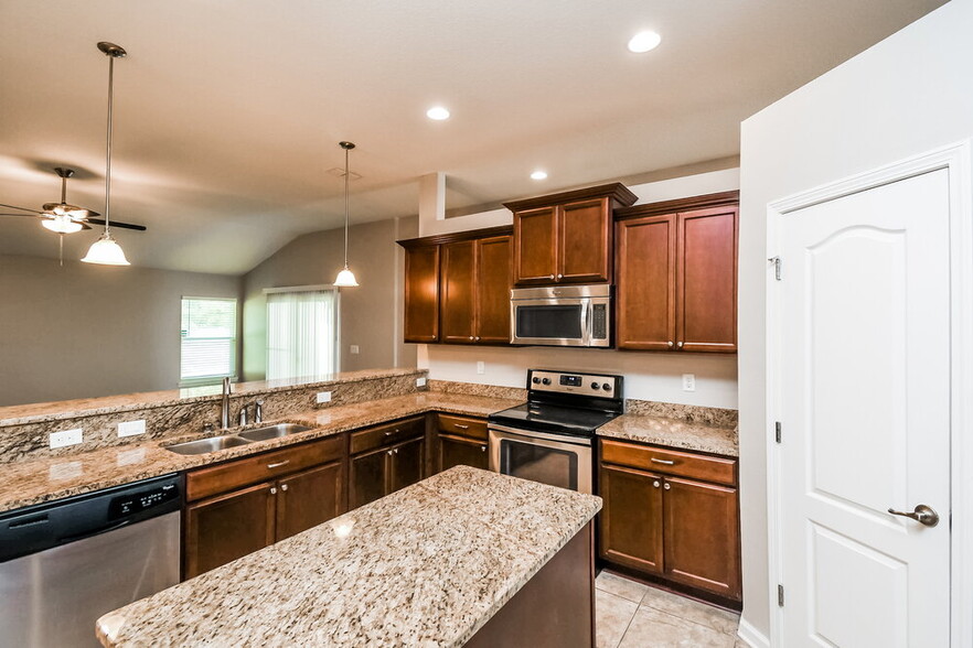 Building Photo - 4127 Sandhill Crane Terrace