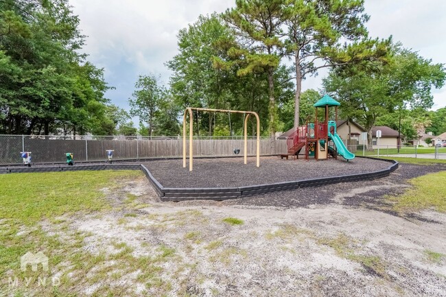 Building Photo - 398 Willow Green Dr