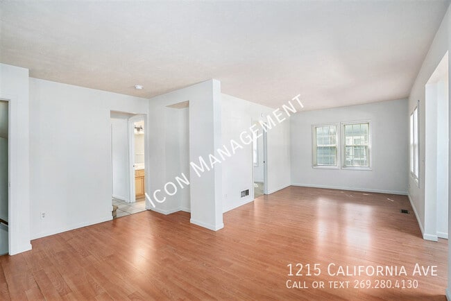 Building Photo - 1215 California Ave