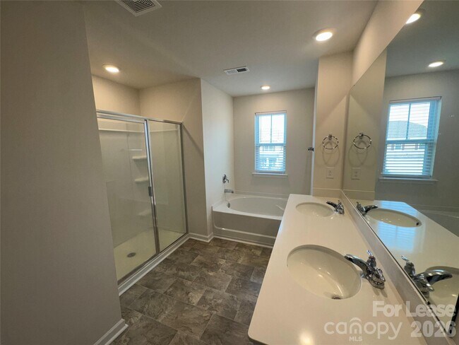 Building Photo - 10749 Adair Wds Dr