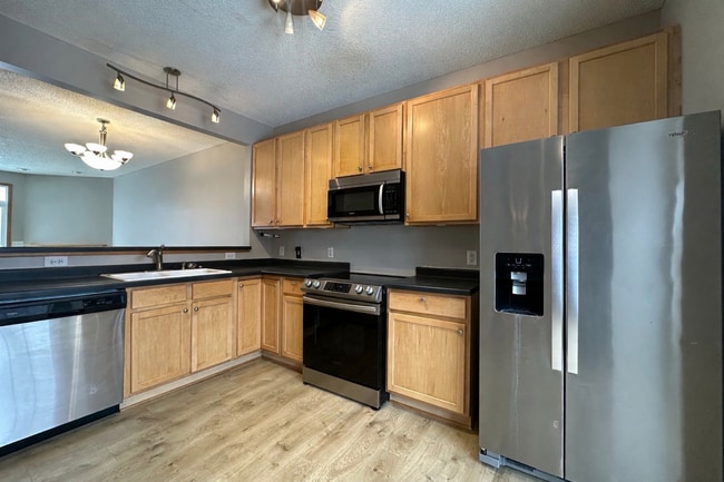 Building Photo - 405 Village Pkwy