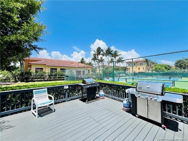 Building Photo - 7440 S Ocean Dr