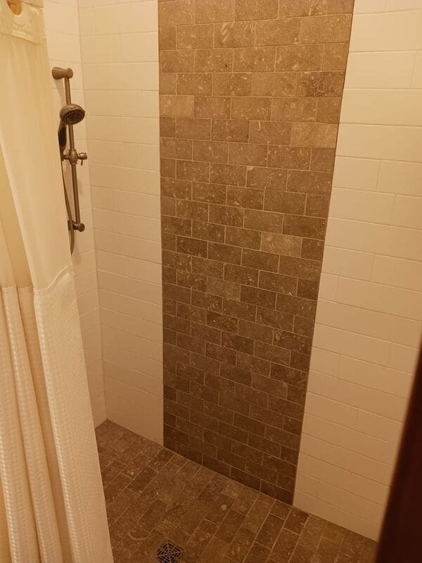 Building Photo - 942 Hadley Way