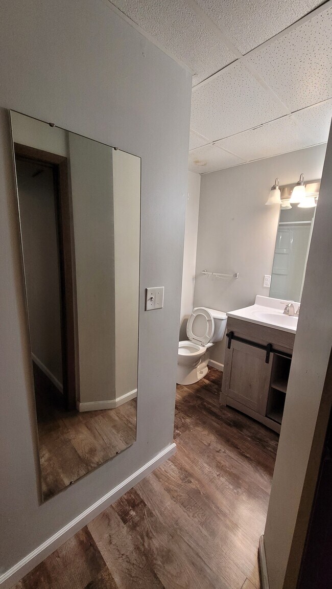 Building Photo - 908 1st St