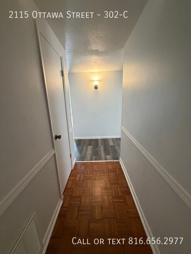 Building Photo - 2115 Ottawa St