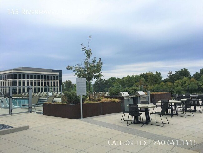 Building Photo - 145 Riverhaven Dr