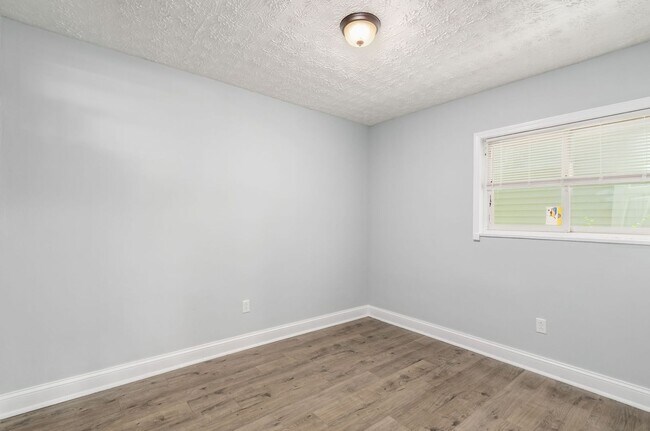 Building Photo - 1061-1063 East 15th Avenue