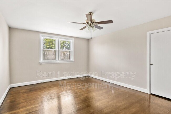 Building Photo - 1462 Meadowthorpe Ave