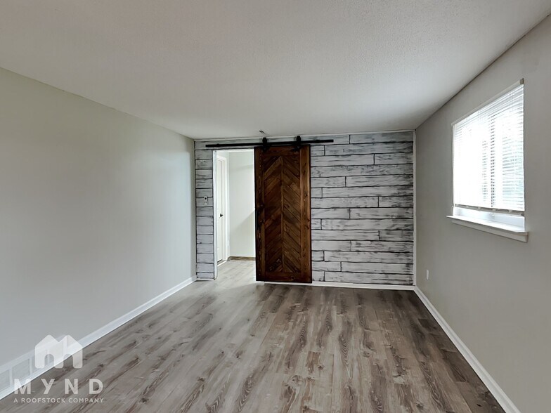 Building Photo - 3586 Richard Ave