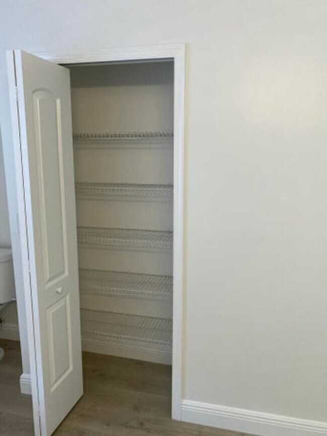 Building Photo - 4593 Bucida Rd