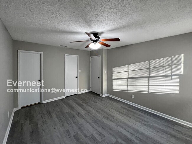 Building Photo - 1243 3rd Ave NW